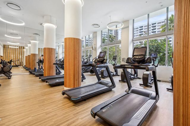 1500 Bay Road 364, Miami Beach, FL 33139