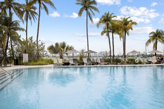 1500 Bay Road 364, Miami Beach, FL 33139