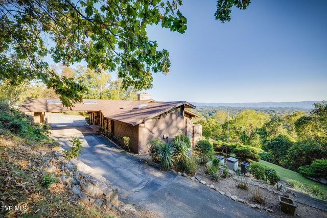 1734 Crockett Ridge, Bristol, VA 24201