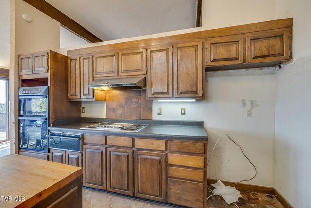 1734 Crockett Ridge, Bristol, VA 24201