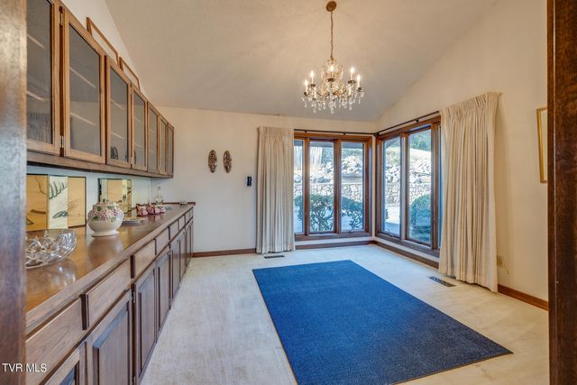 1734 Crockett Ridge, Bristol, VA 24201