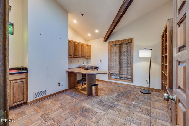 1734 Crockett Ridge, Bristol, VA 24201
