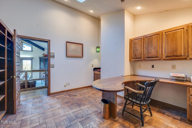 1734 Crockett Ridge, Bristol, VA 24201