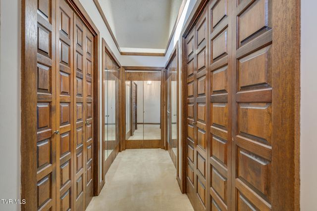 1734 Crockett Ridge, Bristol, VA 24201