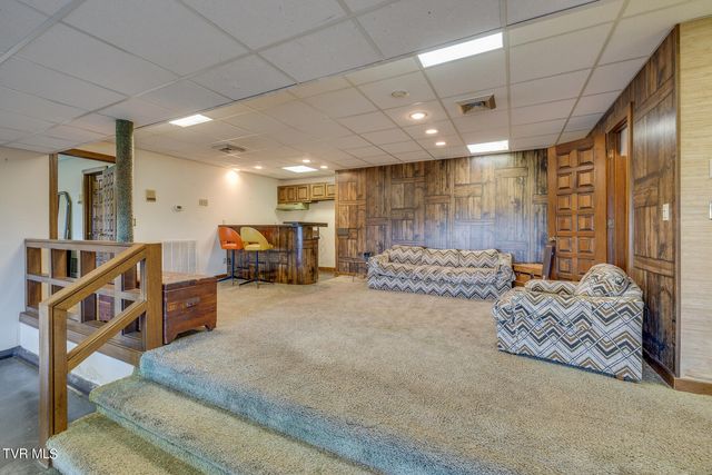 1734 Crockett Ridge, Bristol, VA 24201