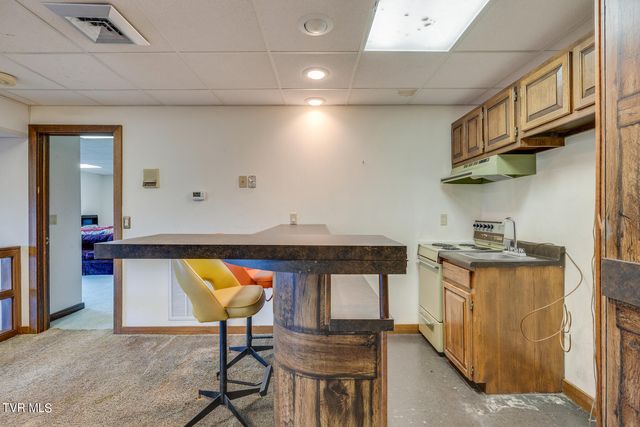 1734 Crockett Ridge, Bristol, VA 24201