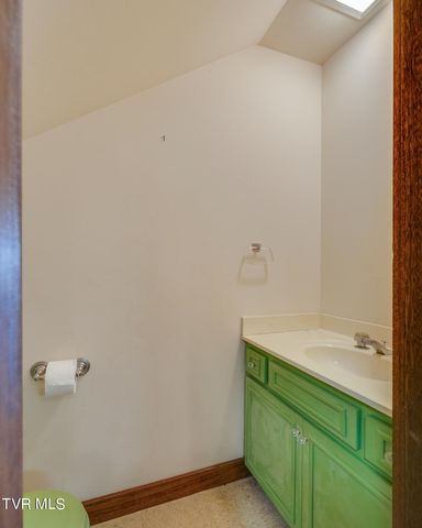 1734 Crockett Ridge, Bristol, VA 24201