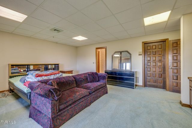 1734 Crockett Ridge, Bristol, VA 24201