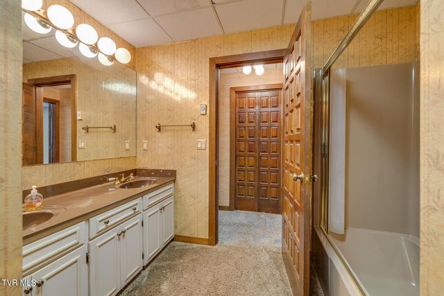 1734 Crockett Ridge, Bristol, VA 24201
