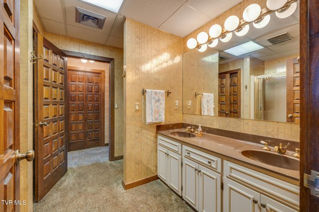 1734 Crockett Ridge, Bristol, VA 24201