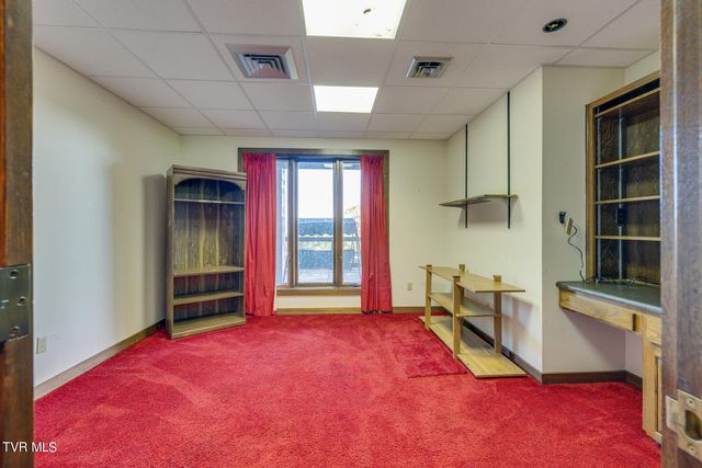 1734 Crockett Ridge, Bristol, VA 24201
