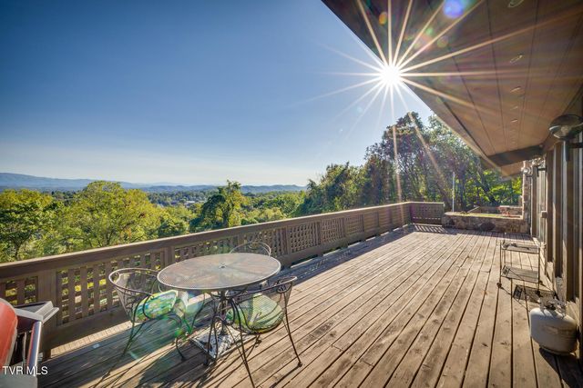 1734 Crockett Ridge, Bristol, VA 24201