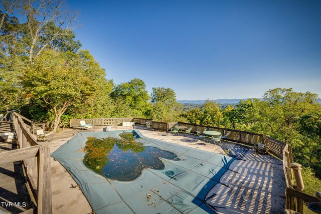 1734 Crockett Ridge, Bristol, VA 24201