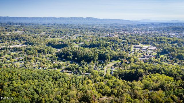 1734 Crockett Ridge, Bristol, VA 24201