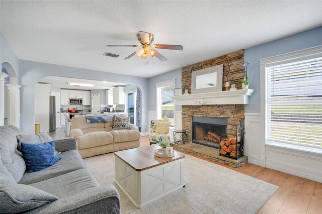 925 ROANOKE DRIVE, Minneola, FL 34715