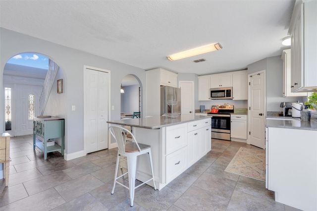 925 ROANOKE DRIVE, Minneola, FL 34715