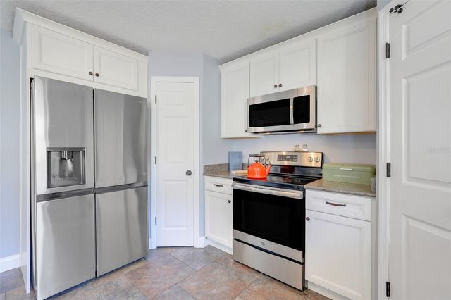 925 ROANOKE DRIVE, Minneola, FL 34715