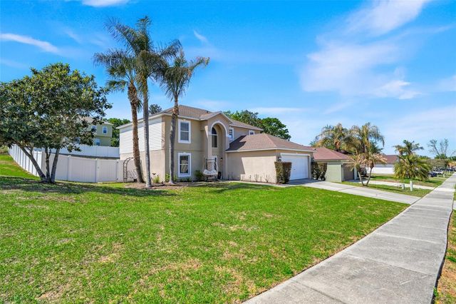 925 ROANOKE DRIVE, Minneola, FL 34715