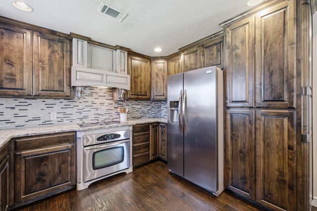 11 Edgemere Drive, Trophy Club, TX 76262