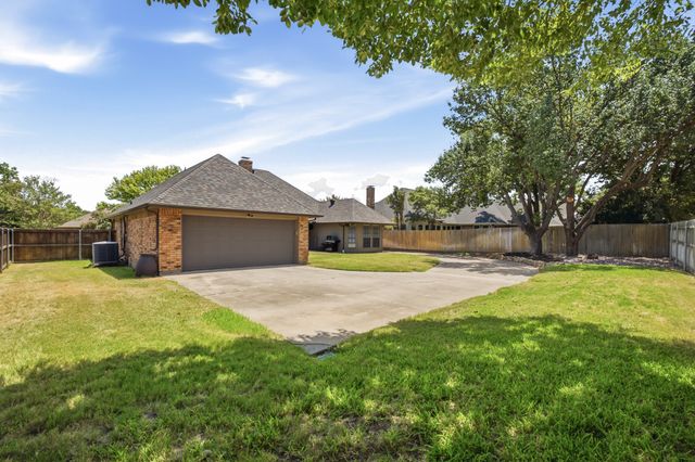 11 Edgemere Drive, Trophy Club, TX 76262
