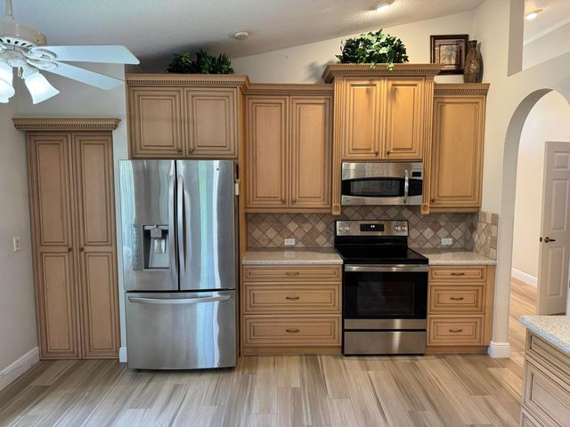 6693 Sun River Road, Boynton Beach, FL 33437