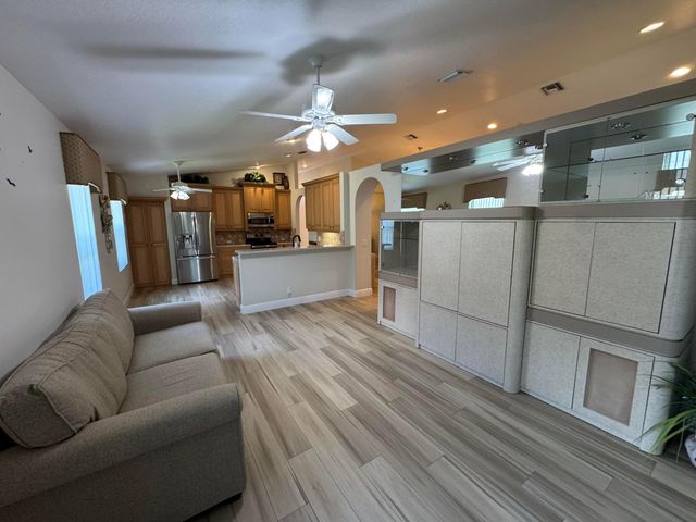 6693 Sun River Road, Boynton Beach, FL 33437