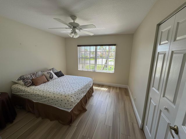 6693 Sun River Road, Boynton Beach, FL 33437