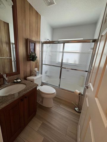 6693 Sun River Road, Boynton Beach, FL 33437