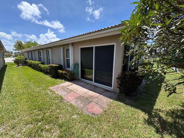 6693 Sun River Road, Boynton Beach, FL 33437