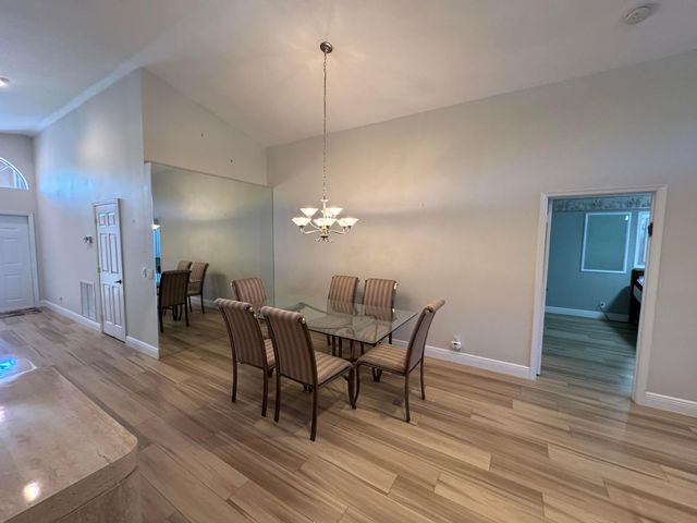 6693 Sun River Road, Boynton Beach, FL 33437
