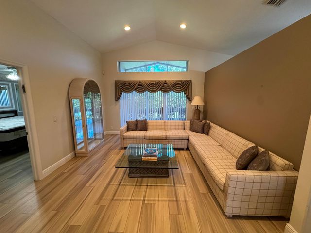6693 Sun River Road, Boynton Beach, FL 33437