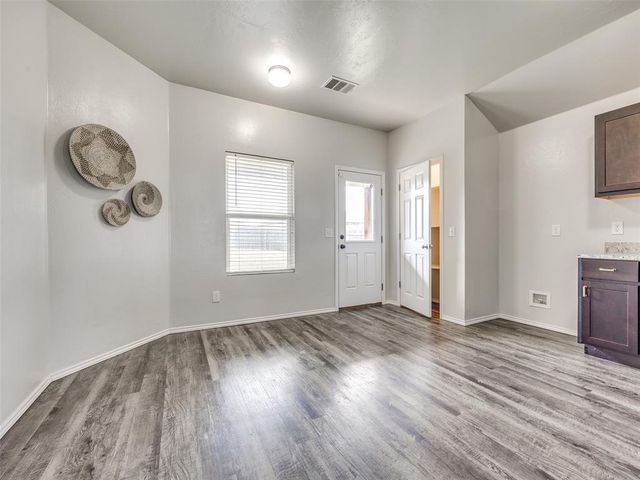 215 Waterside Drive, Newcastle, OK 73065