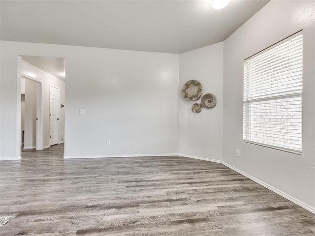 215 Waterside Drive, Newcastle, OK 73065