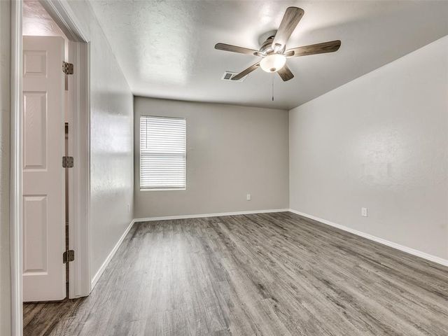 215 Waterside Drive, Newcastle, OK 73065