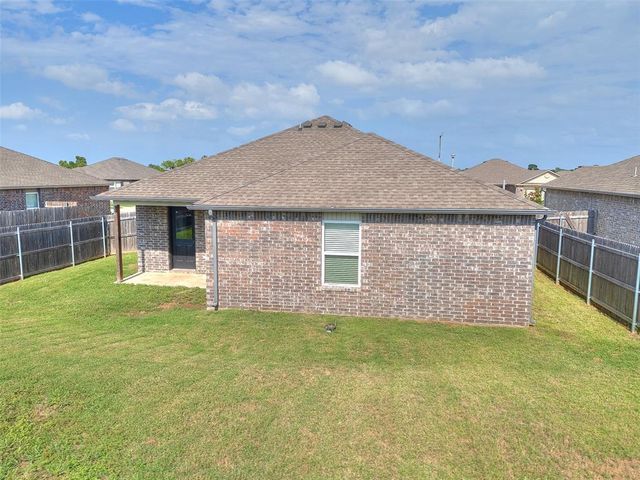215 Waterside Drive, Newcastle, OK 73065