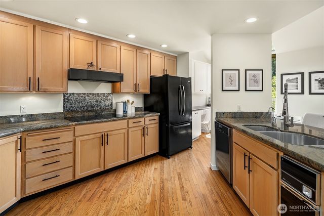 11257 NE 37th Place, Bellevue, WA 98004