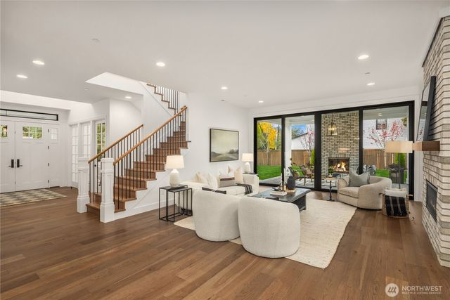 13988 SE 5th Street, Bellevue, WA 98005