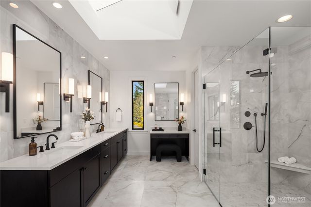 13988 SE 5th Street, Bellevue, WA 98005