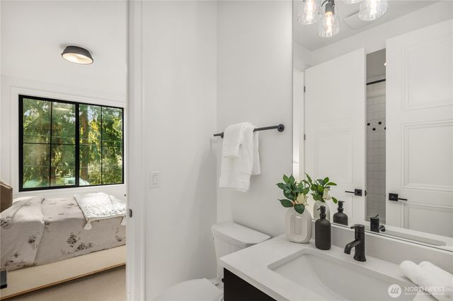 13988 SE 5th Street, Bellevue, WA 98005