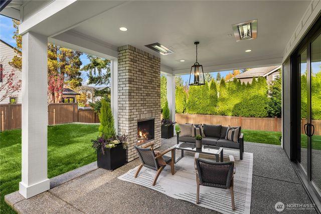 13988 SE 5th Street, Bellevue, WA 98005