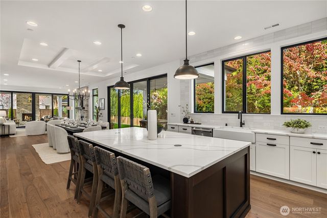 13988 SE 5th Street, Bellevue, WA 98005