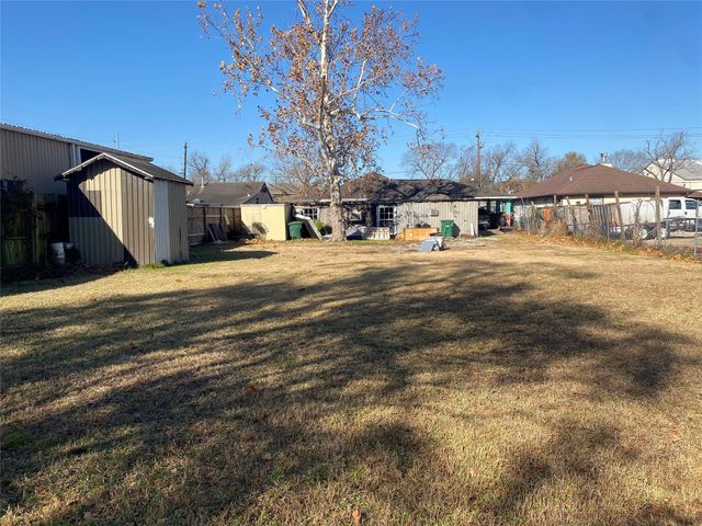 3147 Golfcrest Boulevard, Houston, TX 77087
