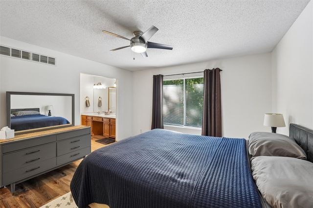 6915 Deerview Drive, Urbandale, IA 50322