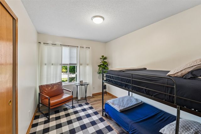 6915 Deerview Drive, Urbandale, IA 50322