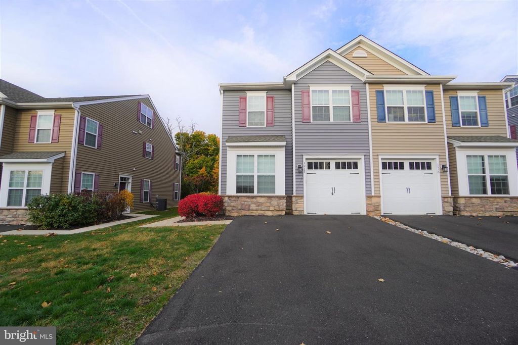 1013 CHAPMAN CIR, Hatfield, PA 19440