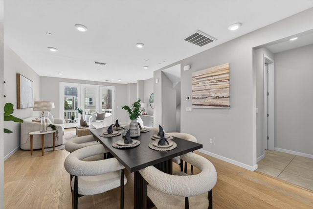 818 Gridley Terrace 4, Sunnyvale, CA 94085