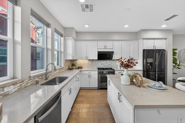 818 Gridley Terrace 4, Sunnyvale, CA 94085