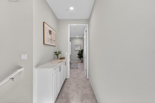 818 Gridley Terrace 4, Sunnyvale, CA 94085