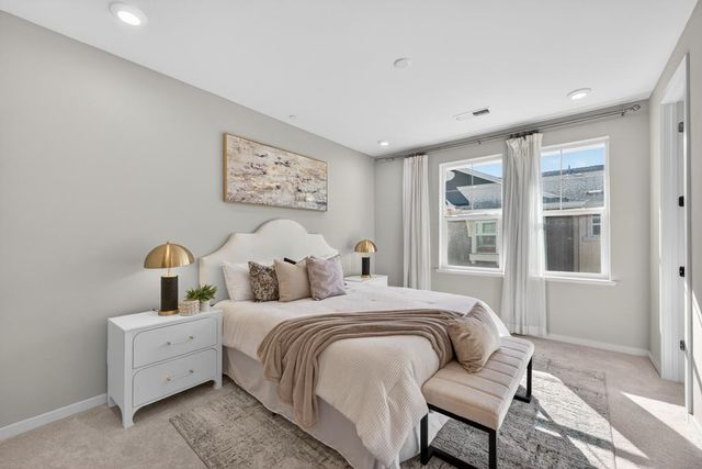 818 Gridley Terrace 4, Sunnyvale, CA 94085