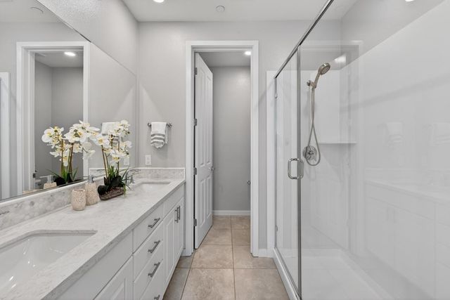 818 Gridley Terrace 4, Sunnyvale, CA 94085